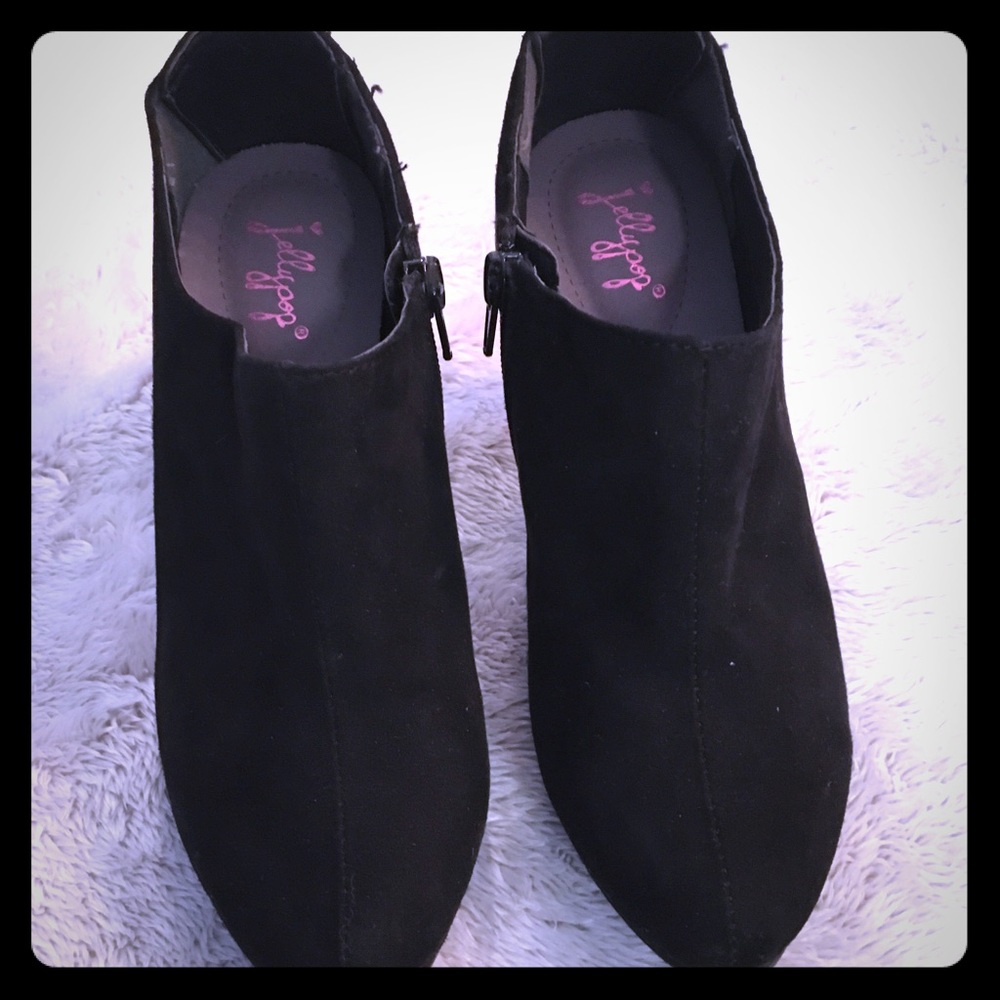 ACCEPTING OFFERS Jellypop heeled booties